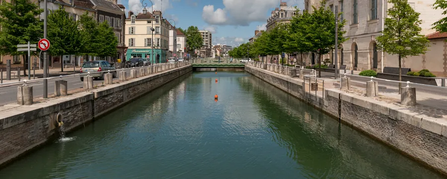Le canal du Trévois, à Troyes